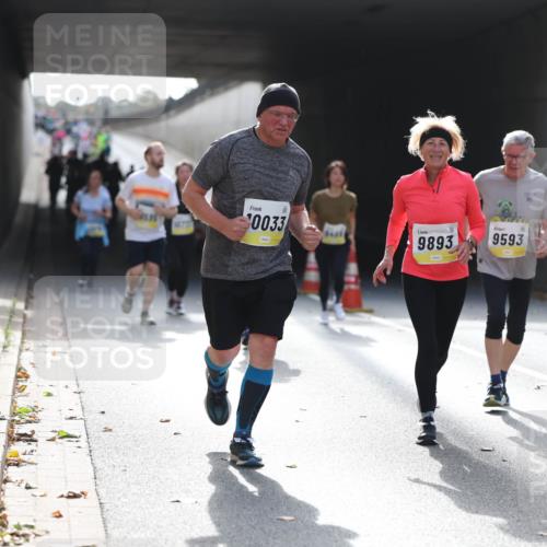 05.10.2025 - 20. swb-Marathon Bremen Michael Strokosch http://msf.ph/oto/9208126 05.10.2025 10:56:35 Laufen 0033, 9893, 9593 meine-sportfotos.de