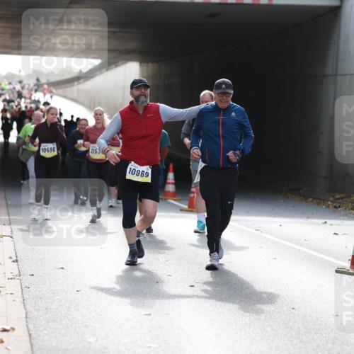 05.10.2025 - 20. swb-Marathon Bremen Michael Strokosch http://msf.ph/oto/9208156 05.10.2025 11:03:36 Laufen 10596, 1153, 10969 meine-sportfotos.de