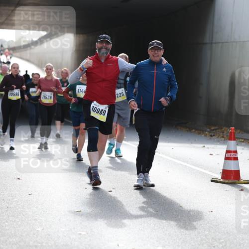 05.10.2025 - 20. swb-Marathon Bremen Michael Strokosch http://msf.ph/oto/9208159 05.10.2025 11:03:36 Laufen 10596, 11536, 1140, 10969, 225 meine-sportfotos.de