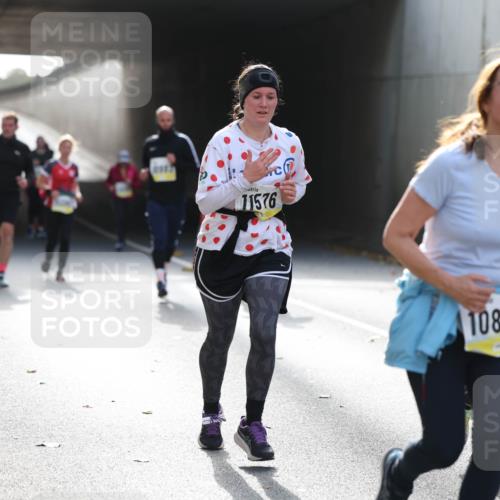 05.10.2025 - 20. swb-Marathon Bremen Michael Strokosch http://msf.ph/oto/9208163 05.10.2025 10:56:44 Laufen 11576, 10876 meine-sportfotos.de
