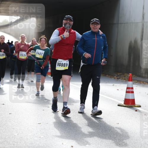 05.10.2025 - 20. swb-Marathon Bremen Michael Strokosch http://msf.ph/oto/9208164 05.10.2025 11:03:37 Laufen 10596, 11536, 11407, 10969 meine-sportfotos.de