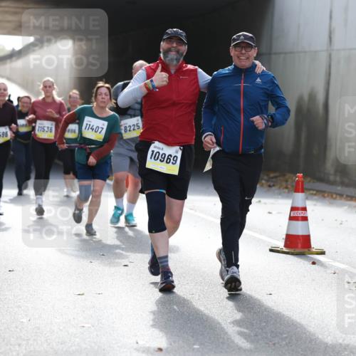 05.10.2025 - 20. swb-Marathon Bremen Michael Strokosch http://msf.ph/oto/9208167 05.10.2025 11:03:37 Laufen 10596, 11407, 11536, 406, 8225, 10969 meine-sportfotos.de