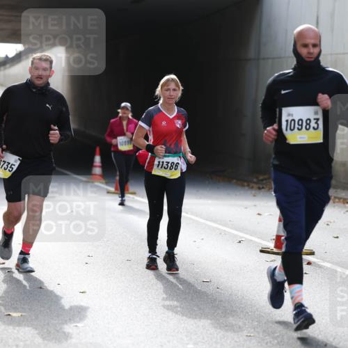 05.10.2025 - 20. swb-Marathon Bremen Michael Strokosch http://msf.ph/oto/9208180 05.10.2025 10:56:48 Laufen 735, 10999, 11386, 10983, 109 meine-sportfotos.de