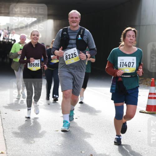 05.10.2025 - 20. swb-Marathon Bremen Michael Strokosch http://msf.ph/oto/9208181 05.10.2025 11:03:40 Laufen 10596, 8225, 11407 meine-sportfotos.de