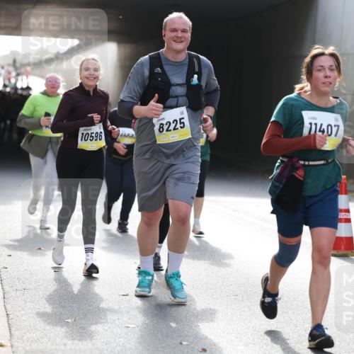 05.10.2025 - 20. swb-Marathon Bremen Michael Strokosch http://msf.ph/oto/9208184 05.10.2025 11:03:40 Laufen 10596, 8225, 11407 meine-sportfotos.de