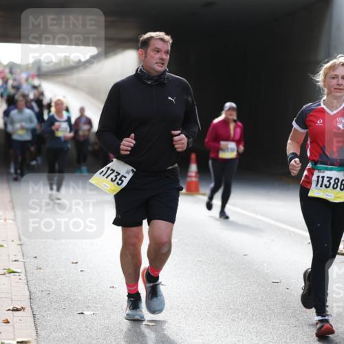 05.10.2025 - 20. swb-Marathon Bremen Michael Strokosch http://msf.ph/oto/9208185 05.10.2025 10:56:49 Laufen 1735, 11386 meine-sportfotos.de