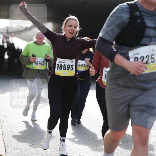 05.10.2025 - 20. swb-Marathon Bremen Michael Strokosch http://msf.ph/oto/9208194 05.10.2025 11:03:42 Laufen 10412, 10596, 9225 meine-sportfotos.de