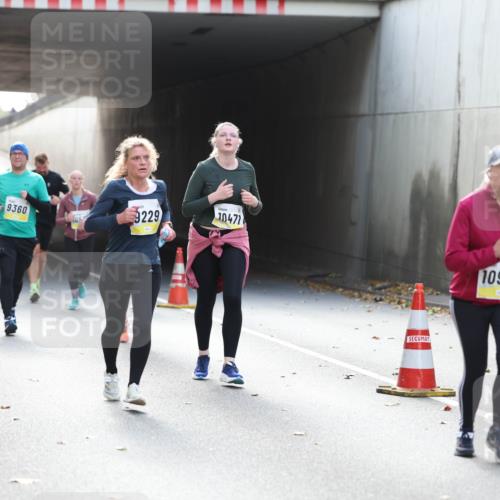 05.10.2025 - 20. swb-Marathon Bremen Michael Strokosch http://msf.ph/oto/9208200 05.10.2025 10:56:52 Laufen 9360, 933, 9229, 10471, 105, 10996 meine-sportfotos.de