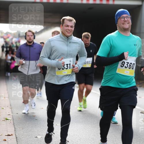 05.10.2025 - 20. swb-Marathon Bremen Michael Strokosch http://msf.ph/oto/9208217 05.10.2025 10:56:57 Laufen 331, 0803, 9360, 0167 meine-sportfotos.de