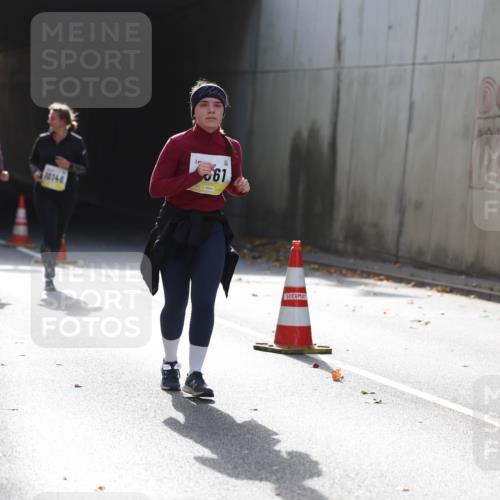 05.10.2025 - 20. swb-Marathon Bremen Michael Strokosch http://msf.ph/oto/9208242 05.10.2025 11:03:52 Laufen 11342, 18238, 10146, 61, 00 meine-sportfotos.de