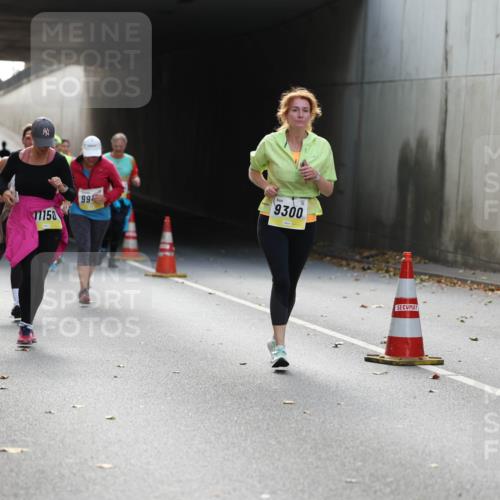 05.10.2025 - 20. swb-Marathon Bremen Michael Strokosch http://msf.ph/oto/9208243 05.10.2025 10:57:04 Laufen 119, 11150, 994, 9300, 00 meine-sportfotos.de