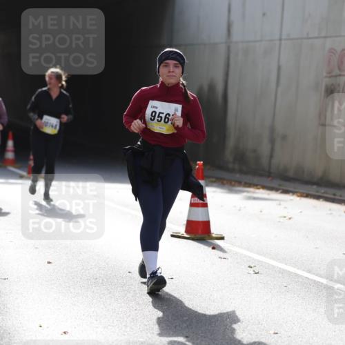 05.10.2025 - 20. swb-Marathon Bremen Michael Strokosch http://msf.ph/oto/9208246 05.10.2025 11:03:53 Laufen 10148, 956 meine-sportfotos.de