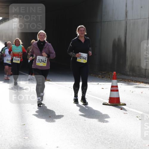05.10.2025 - 20. swb-Marathon Bremen Michael Strokosch http://msf.ph/oto/9208250 05.10.2025 11:03:55 Laufen 11257, 10235, 10415, 10236, 11342, 10146, 00 meine-sportfotos.de