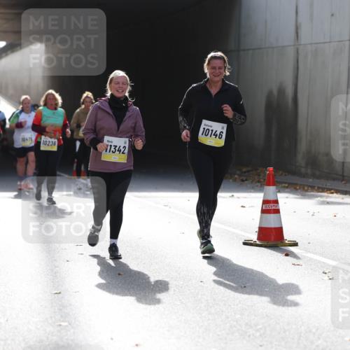 05.10.2025 - 20. swb-Marathon Bremen Michael Strokosch http://msf.ph/oto/9208252 05.10.2025 11:03:55 Laufen 11257, 235, 10415, 10236, 1342, 10146, 00 meine-sportfotos.de