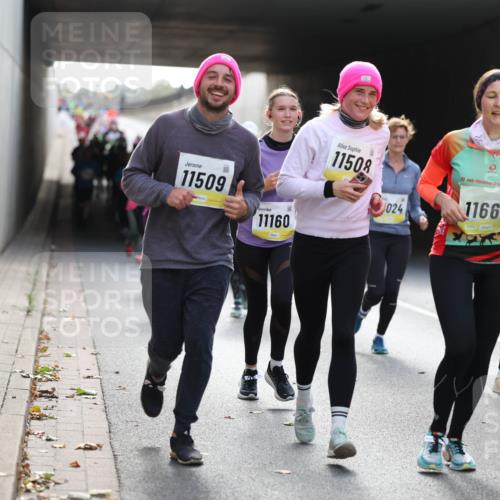 05.10.2025 - 20. swb-Marathon Bremen Michael Strokosch http://msf.ph/oto/9208260 05.10.2025 10:57:11 Laufen 11509, 11160, 11508, 024, 20, 1166 meine-sportfotos.de