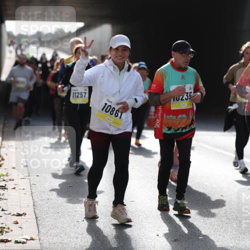 05.10.2025 - 20. swb-Marathon Bremen Michael Strokosch http://msf.ph/oto/9208280 05.10.2025 11:04:00 Laufen 11257, 10861, 20, 10235, 10236 meine-sportfotos.de
