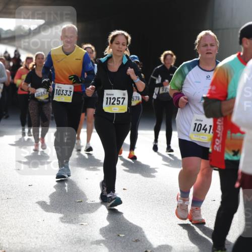 05.10.2025 - 20. swb-Marathon Bremen Michael Strokosch http://msf.ph/oto/9208289 05.10.2025 11:04:02 Laufen 10280, 1055, 10333, 11257, 578, 1041, 29, 10861 meine-sportfotos.de