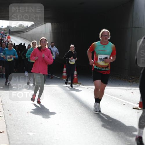 05.10.2025 - 20. swb-Marathon Bremen Michael Strokosch http://msf.ph/oto/9208296 05.10.2025 10:57:17 Laufen 11, 11103, 9486, 106, 1018, 9 meine-sportfotos.de