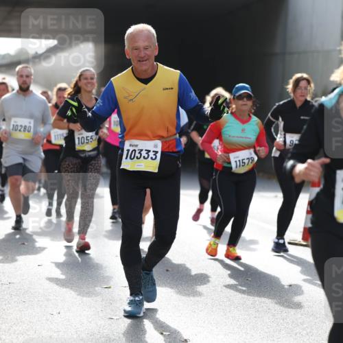 05.10.2025 - 20. swb-Marathon Bremen Michael Strokosch http://msf.ph/oto/9208303 05.10.2025 11:04:03 Laufen 10280, 1055, 10333, 11578, 11257 meine-sportfotos.de