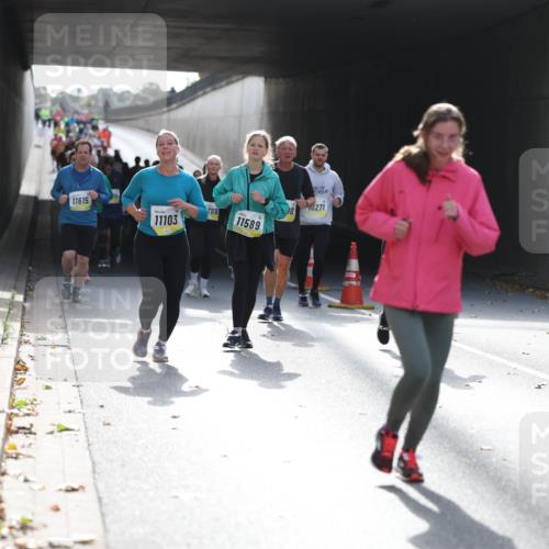 05.10.2025 - 20. swb-Marathon Bremen Michael Strokosch http://msf.ph/oto/9208304 05.10.2025 10:57:19 Laufen 11615, 11103, 265, 0271, 30, 11589 meine-sportfotos.de