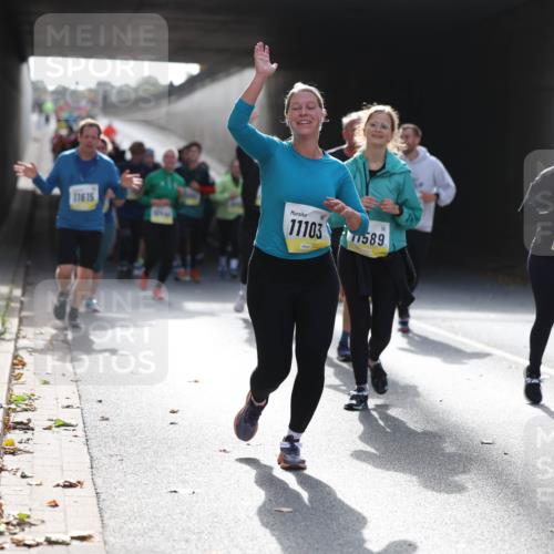 05.10.2025 - 20. swb-Marathon Bremen Michael Strokosch http://msf.ph/oto/9208315 05.10.2025 10:57:21 Laufen 11615, 11103, 589, 9486 meine-sportfotos.de