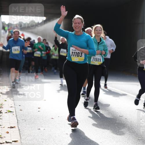 05.10.2025 - 20. swb-Marathon Bremen Michael Strokosch http://msf.ph/oto/9208317 05.10.2025 10:57:21 Laufen 11615, 11103, 11589, 9486 meine-sportfotos.de