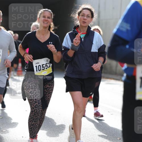 05.10.2025 - 20. swb-Marathon Bremen Michael Strokosch http://msf.ph/oto/9208320 05.10.2025 11:04:06 Laufen 64, 10280, 10552, 10333 meine-sportfotos.de