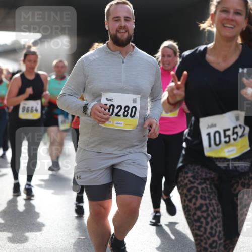05.10.2025 - 20. swb-Marathon Bremen Michael Strokosch http://msf.ph/oto/9208324 05.10.2025 11:04:07 Laufen 9664, 0280, 10552 meine-sportfotos.de