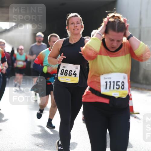 05.10.2025 - 20. swb-Marathon Bremen Michael Strokosch http://msf.ph/oto/9208332 05.10.2025 11:04:09 Laufen 136, 9664, 02457, 11158 meine-sportfotos.de