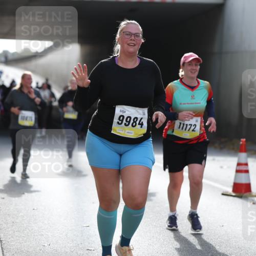 05.10.2025 - 20. swb-Marathon Bremen Michael Strokosch http://msf.ph/oto/9208357 05.10.2025 11:04:14 Laufen 9984, 02378, 11172 meine-sportfotos.de