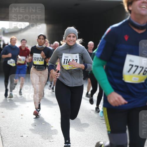 05.10.2025 - 20. swb-Marathon Bremen Michael Strokosch http://msf.ph/oto/9208364 05.10.2025 10:57:30 Laufen 10926, 1147, 7776 meine-sportfotos.de