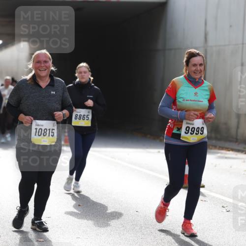 05.10.2025 - 20. swb-Marathon Bremen Michael Strokosch http://msf.ph/oto/9208370 05.10.2025 11:04:17 Laufen 10815, 8865, 20, 9999, 00 meine-sportfotos.de