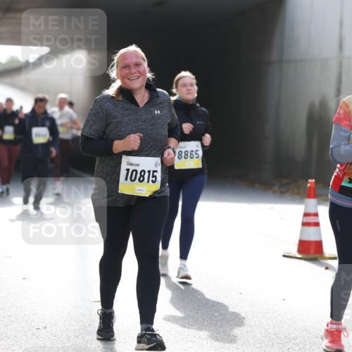 05.10.2025 - 20. swb-Marathon Bremen Michael Strokosch http://msf.ph/oto/9208372 05.10.2025 11:04:18 Laufen 10815, 8865, 20, 9999 meine-sportfotos.de