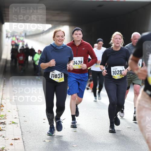 05.10.2025 - 20. swb-Marathon Bremen Michael Strokosch http://msf.ph/oto/9208379 05.10.2025 10:57:32 Laufen 11039, 0478, 10297, 10926 meine-sportfotos.de