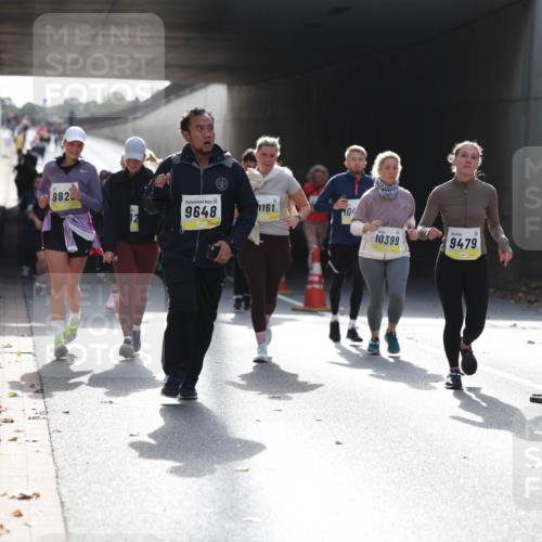 05.10.2025 - 20. swb-Marathon Bremen Michael Strokosch http://msf.ph/oto/9208381 05.10.2025 11:04:21 Laufen 9825, 9648, 161, 10, 10399, 9479 meine-sportfotos.de