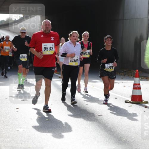 05.10.2025 - 20. swb-Marathon Bremen Michael Strokosch http://msf.ph/oto/9208401 05.10.2025 10:57:45 Laufen 30485, 10483, 9532, 10551, 10238, 9398, 981 meine-sportfotos.de