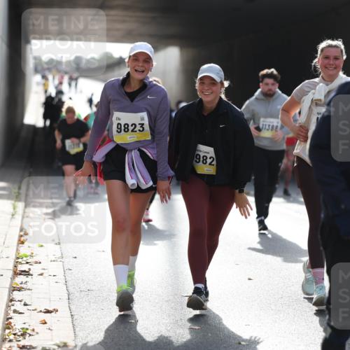 05.10.2025 - 20. swb-Marathon Bremen Michael Strokosch http://msf.ph/oto/9208404 05.10.2025 11:04:24 Laufen 9823, 982, 11388, 9648 meine-sportfotos.de