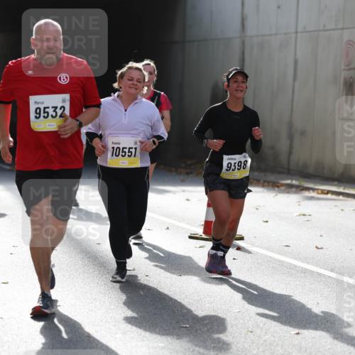 05.10.2025 - 20. swb-Marathon Bremen Michael Strokosch http://msf.ph/oto/9208409 05.10.2025 10:57:46 Laufen 10483, 1020, 9532, 10551, 9398, 00 meine-sportfotos.de