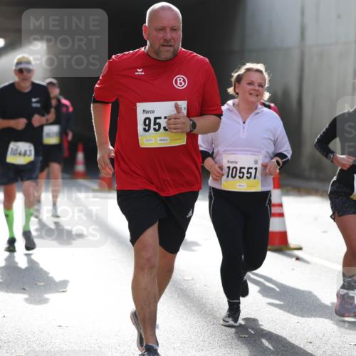 05.10.2025 - 20. swb-Marathon Bremen Michael Strokosch http://msf.ph/oto/9208411 05.10.2025 10:57:46 Laufen 953, 10433, 02274, 10551, 9598 meine-sportfotos.de