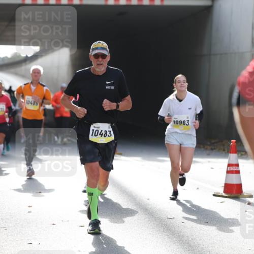 05.10.2025 - 20. swb-Marathon Bremen Michael Strokosch http://msf.ph/oto/9208420 05.10.2025 10:57:48 Laufen 10485, 10483, 10963 meine-sportfotos.de