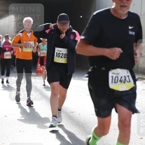 05.10.2025 - 20. swb-Marathon Bremen Michael Strokosch http://msf.ph/oto/9208431 05.10.2025 10:57:50 Laufen 10771, 84, 74, 3485, 1020, 10483 meine-sportfotos.de