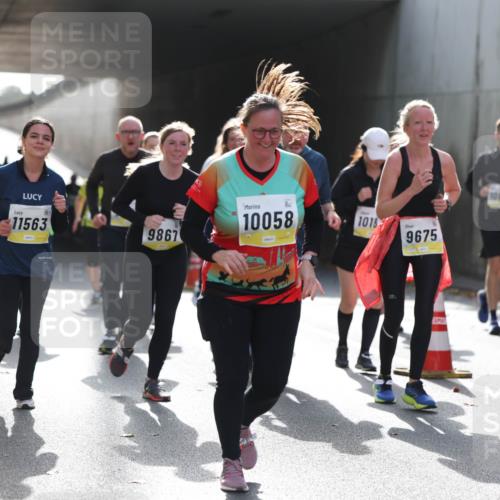 05.10.2025 - 20. swb-Marathon Bremen Michael Strokosch http://msf.ph/oto/9208439 05.10.2025 11:04:30 Laufen 6789, 11563, 9867, 10058, 1018, 9675, 10685 meine-sportfotos.de