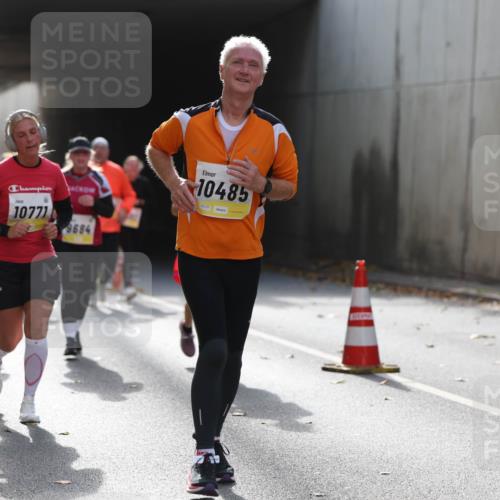 05.10.2025 - 20. swb-Marathon Bremen Michael Strokosch http://msf.ph/oto/9208442 05.10.2025 10:57:51 Laufen 10678, 10771, 8684, 10485, 02137 meine-sportfotos.de