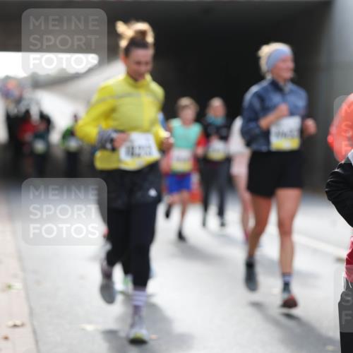 05.10.2025 - 20. swb-Marathon Bremen Michael Strokosch http://msf.ph/oto/9208463 05.10.2025 10:57:56 Laufen 1067 meine-sportfotos.de