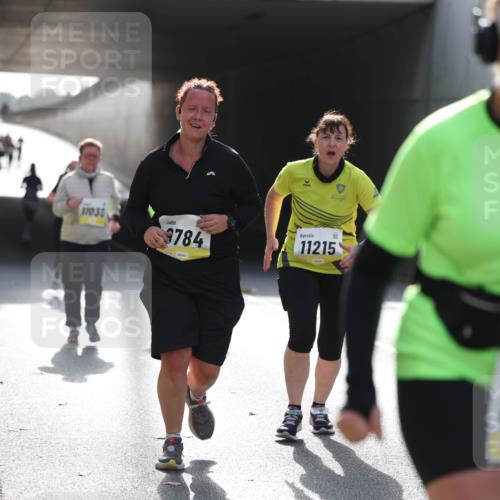 05.10.2025 - 20. swb-Marathon Bremen Michael Strokosch http://msf.ph/oto/9208475 05.10.2025 11:04:36 Laufen 11030, 9784, 11215, 9680 meine-sportfotos.de