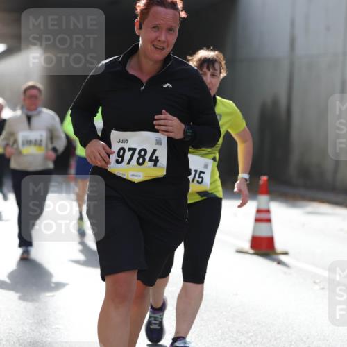 05.10.2025 - 20. swb-Marathon Bremen Michael Strokosch http://msf.ph/oto/9208486 05.10.2025 11:04:37 Laufen 9784, 02164, 15 meine-sportfotos.de