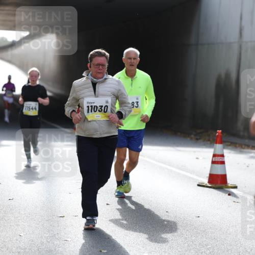 05.10.2025 - 20. swb-Marathon Bremen Michael Strokosch http://msf.ph/oto/9208495 05.10.2025 11:04:38 Laufen 83, 11030, 11544, 112 meine-sportfotos.de