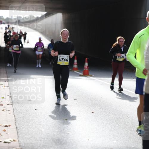 05.10.2025 - 20. swb-Marathon Bremen Michael Strokosch http://msf.ph/oto/9208502 05.10.2025 11:04:40 Laufen 11544, 9264, 1103 meine-sportfotos.de