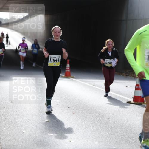 05.10.2025 - 20. swb-Marathon Bremen Michael Strokosch http://msf.ph/oto/9208504 05.10.2025 11:04:40 Laufen 11544, 9264, 110 meine-sportfotos.de