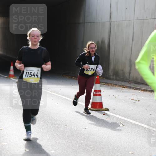 05.10.2025 - 20. swb-Marathon Bremen Michael Strokosch http://msf.ph/oto/9208506 05.10.2025 11:04:41 Laufen 11544, 264, 11083 meine-sportfotos.de